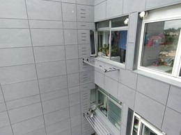 Regletas de exterior en color gris para comunidad