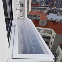 Tendedero de exterior abatible con tapa con filtro solar